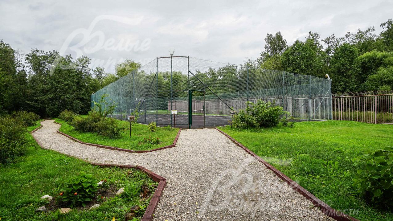 Спортивная площадка