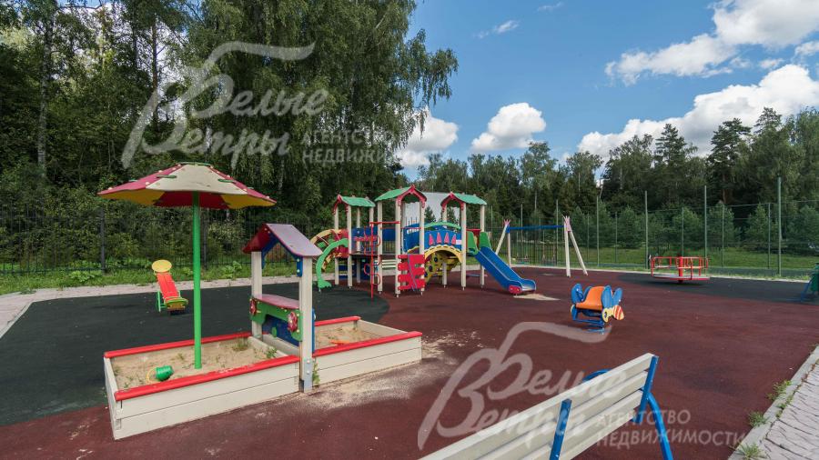 Детские площадки в поселке Идиллия