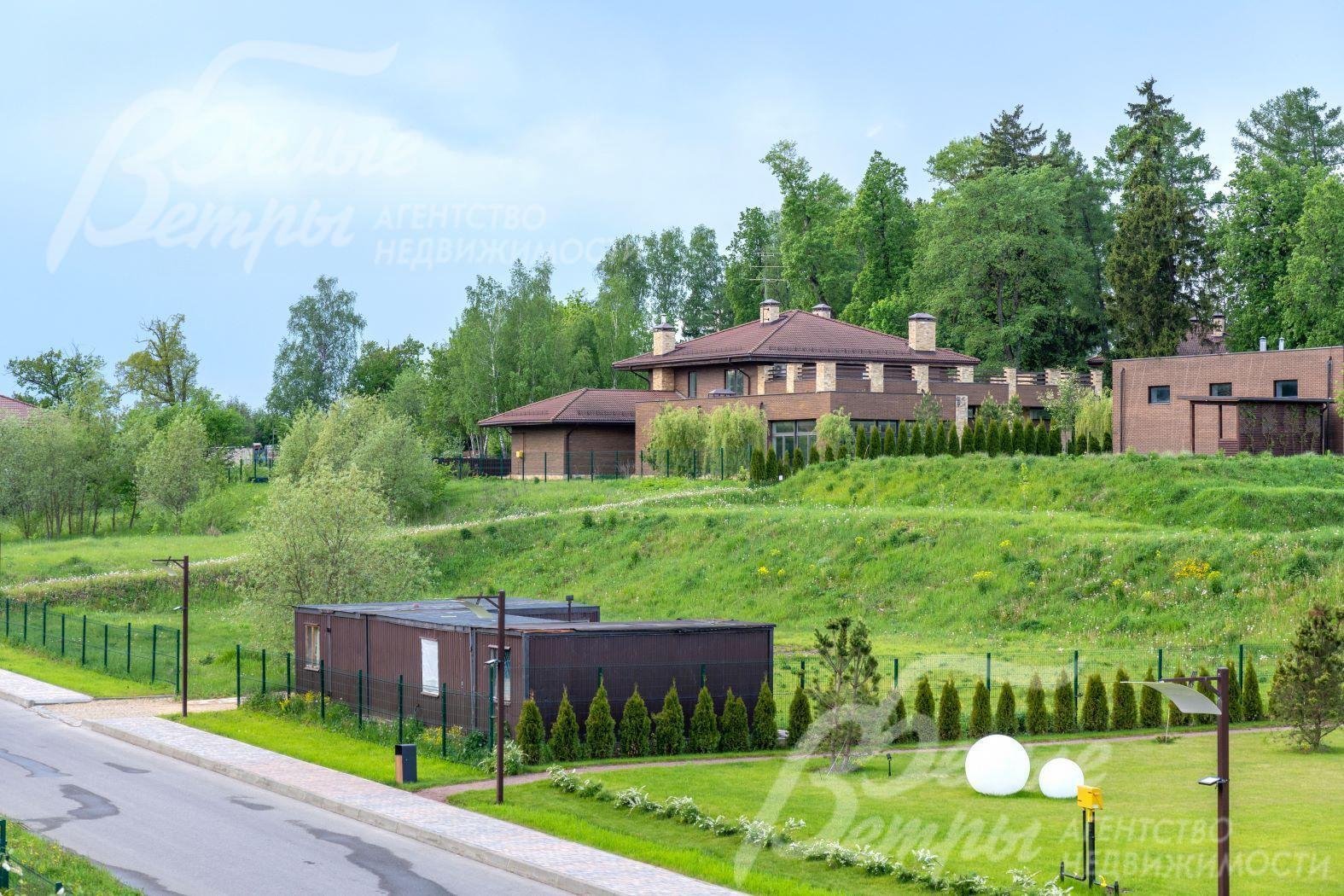 Территория поселка Усадьба Бергов