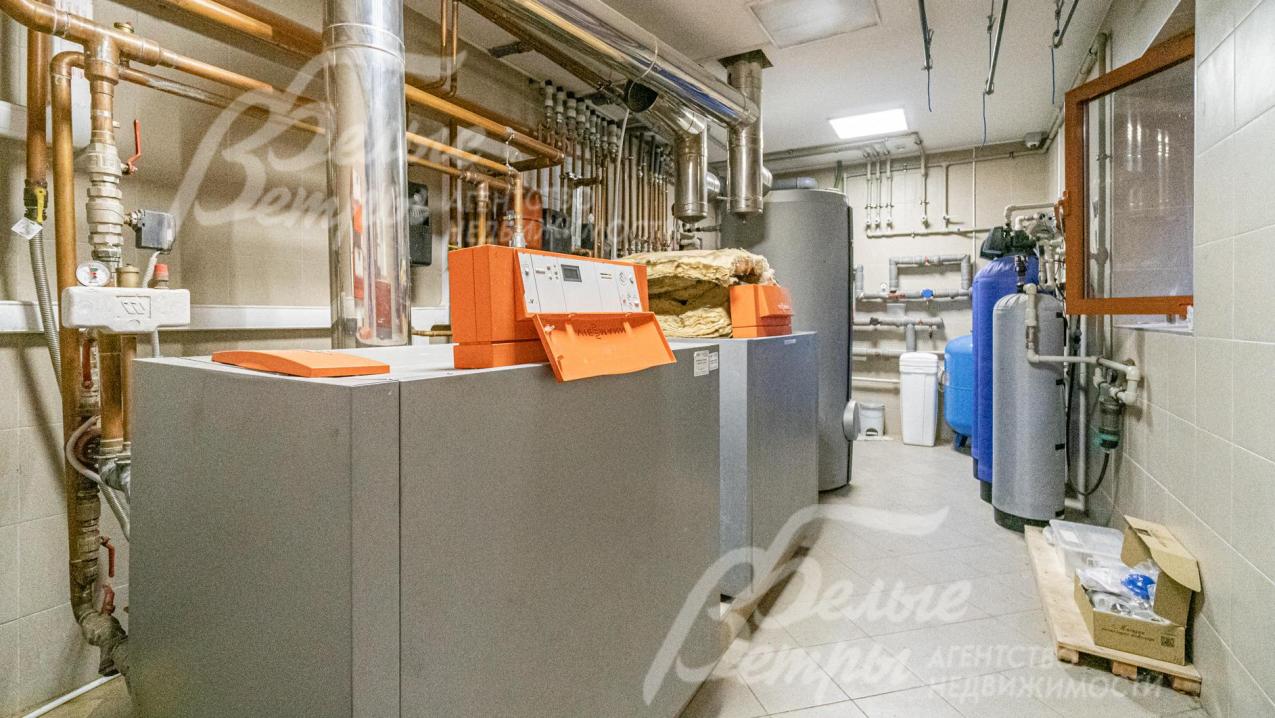 Два газовых котла Viessmann (Германия) по 96 кВт. С электронными блоками управления, подключены к системе "Умный дом"