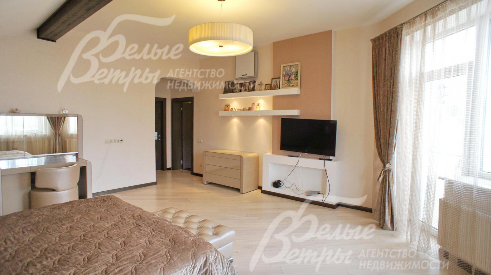 мастер спальня 36 кв.м с балконом 14 кв.м с ванной комнатой 11.5 кв.м и гардеробной 10.5 кв.м