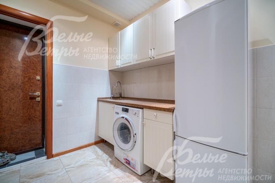 Постирочная: установлена стиральная машина Miele