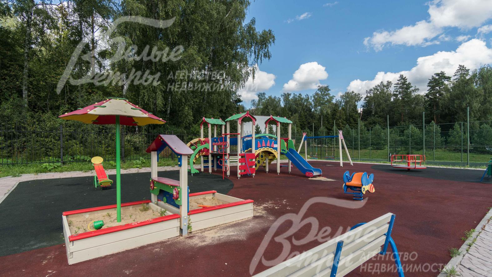 Детские площадки в поселке Идиллия