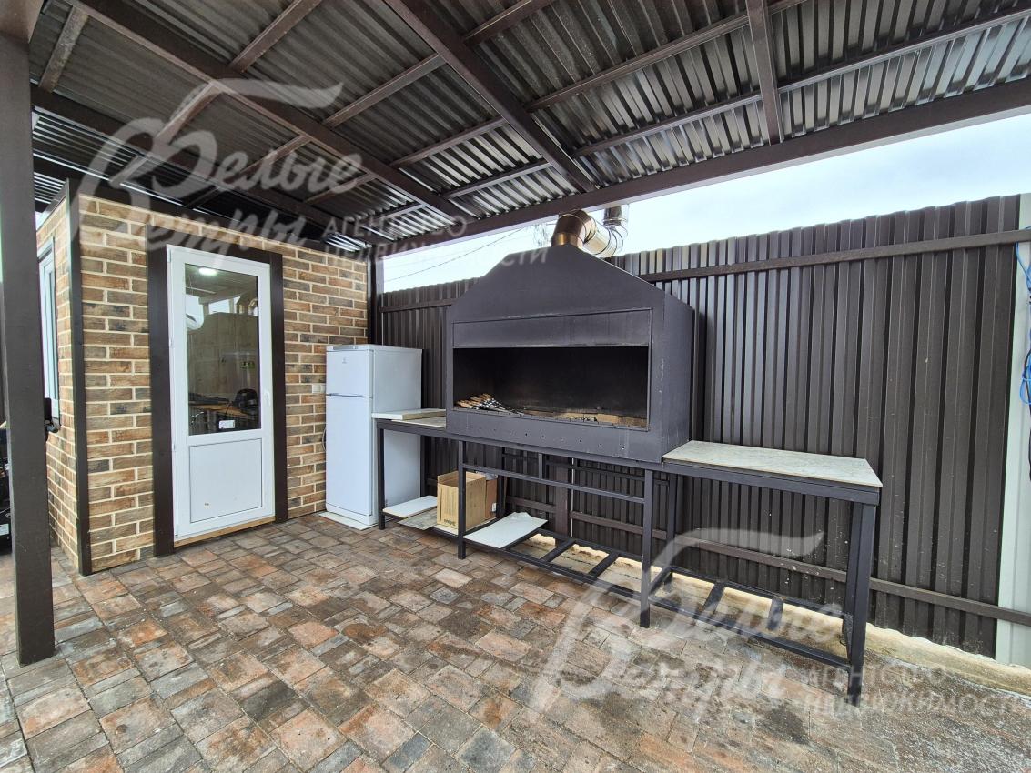 Зона барбекю с мини-кухней