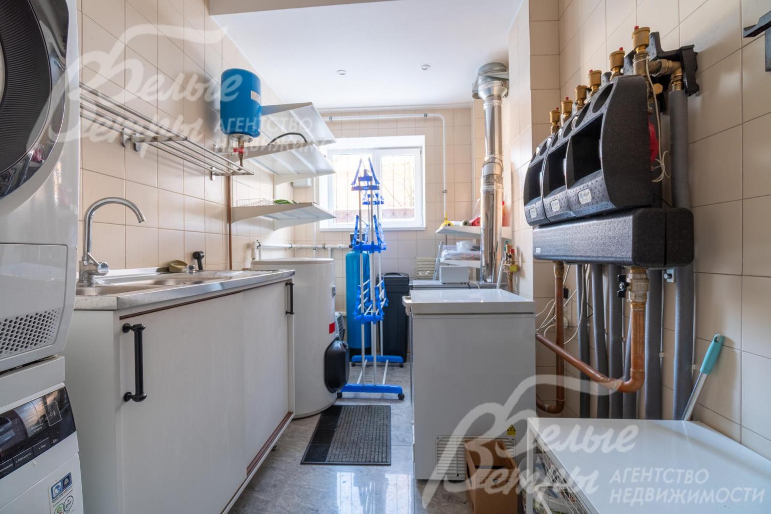 Установлено отопление с котлом Baxi с медной обвязкой, бойлер Drazice объёмом 160 л