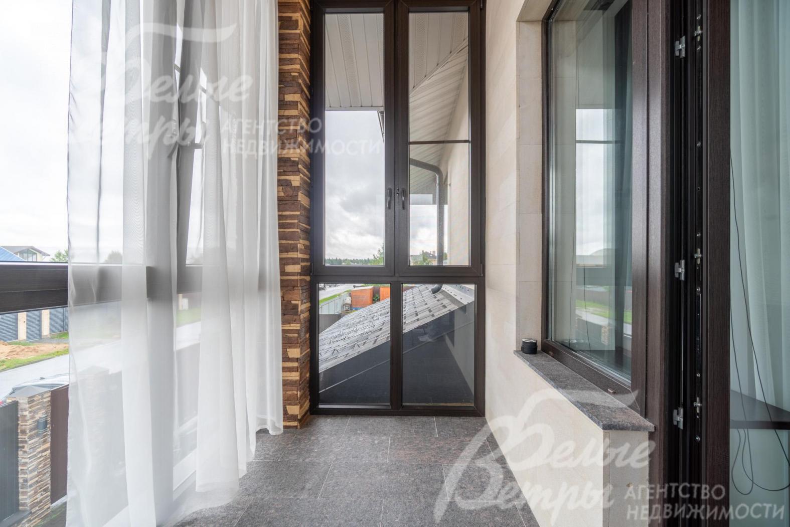 Застеклённая терраса 5 кв.м при спальне