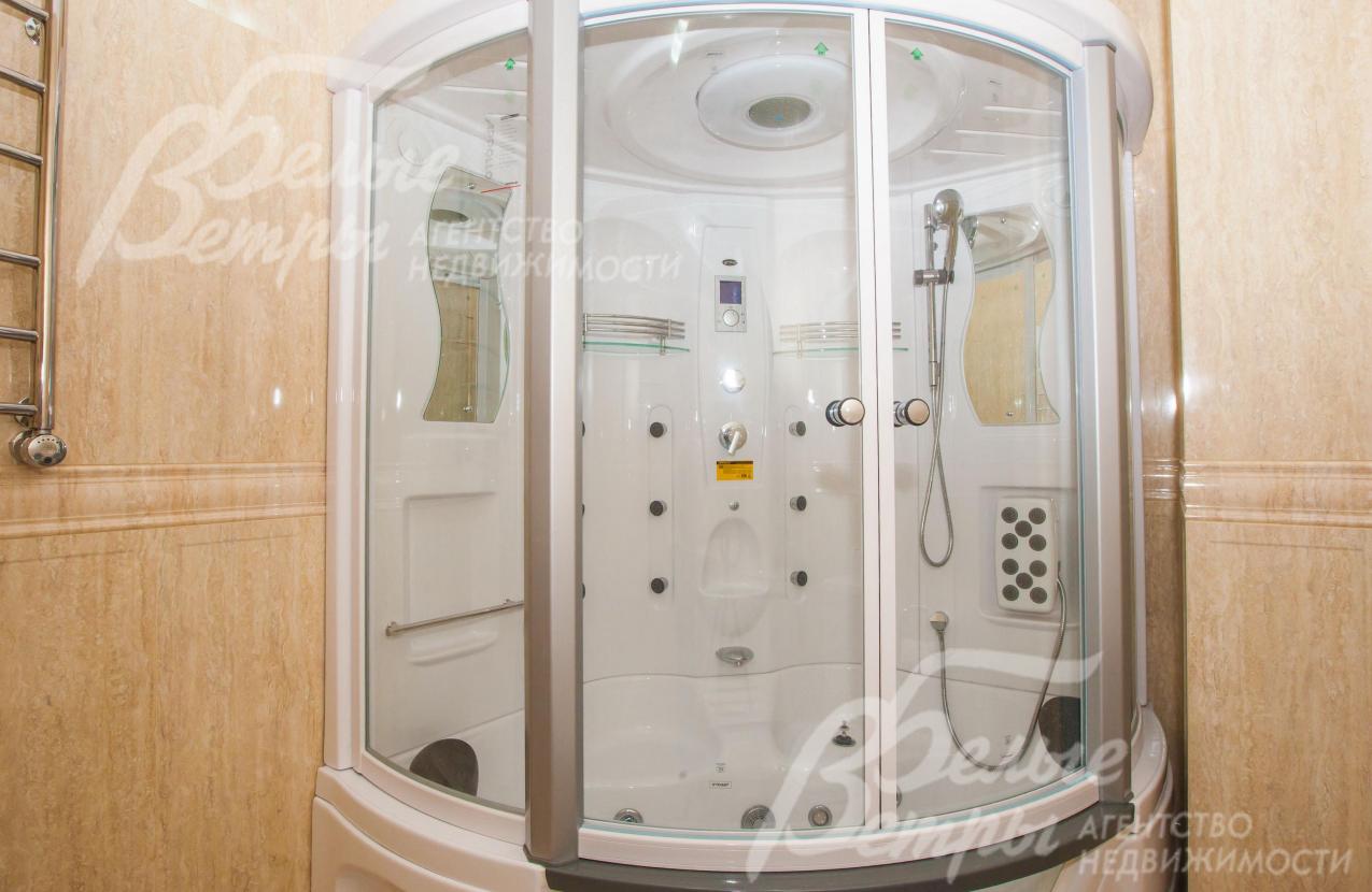 Большая душевая-джакузи