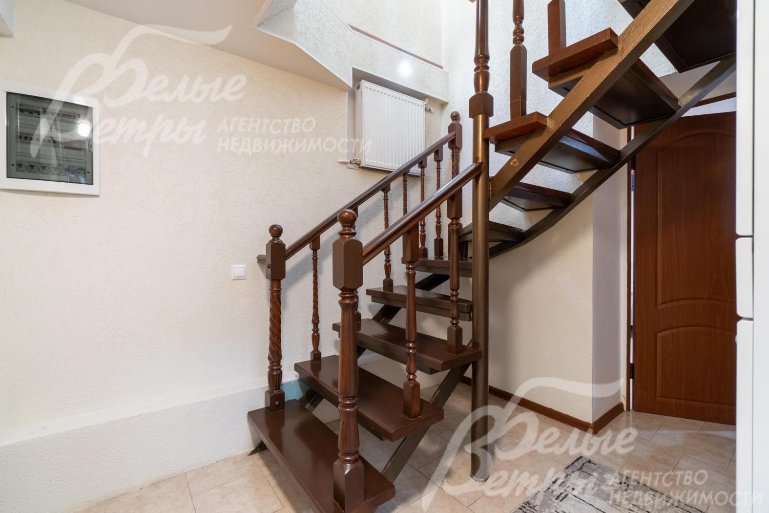 Лестница - на металлическом каркасе 