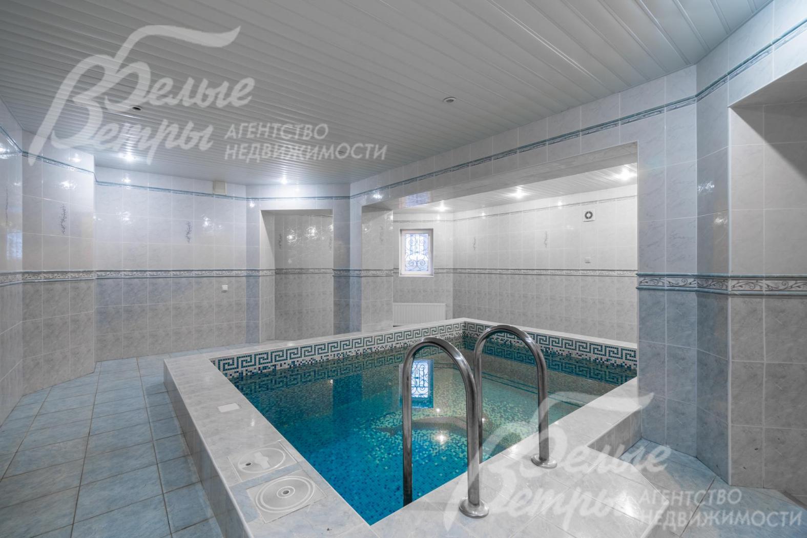 СПА-зона с бассейном.