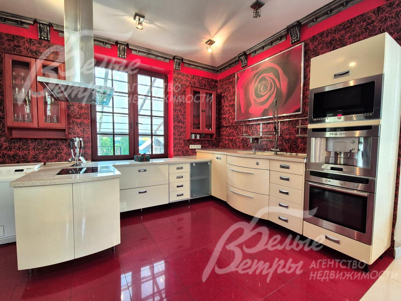 Кухня оснащена качественной дорогой техникой