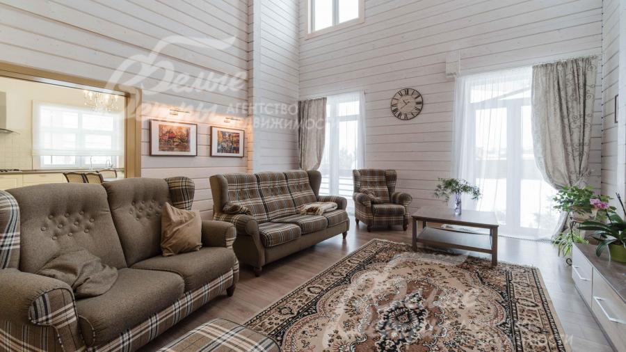 Гостиная 31 кв.м со вторым светом и выходом на террасу 