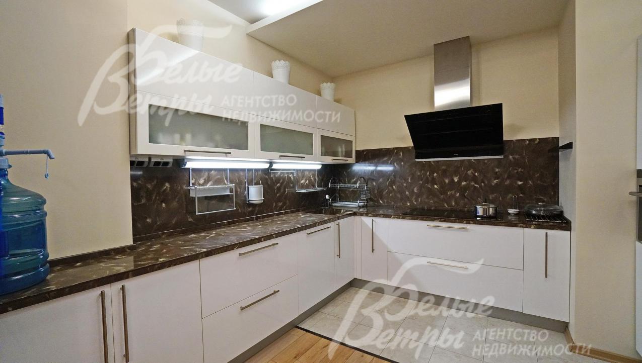 Встроенная техника Siemens: электроплита, вытяжка, духовка гриль и посудомоечная машина