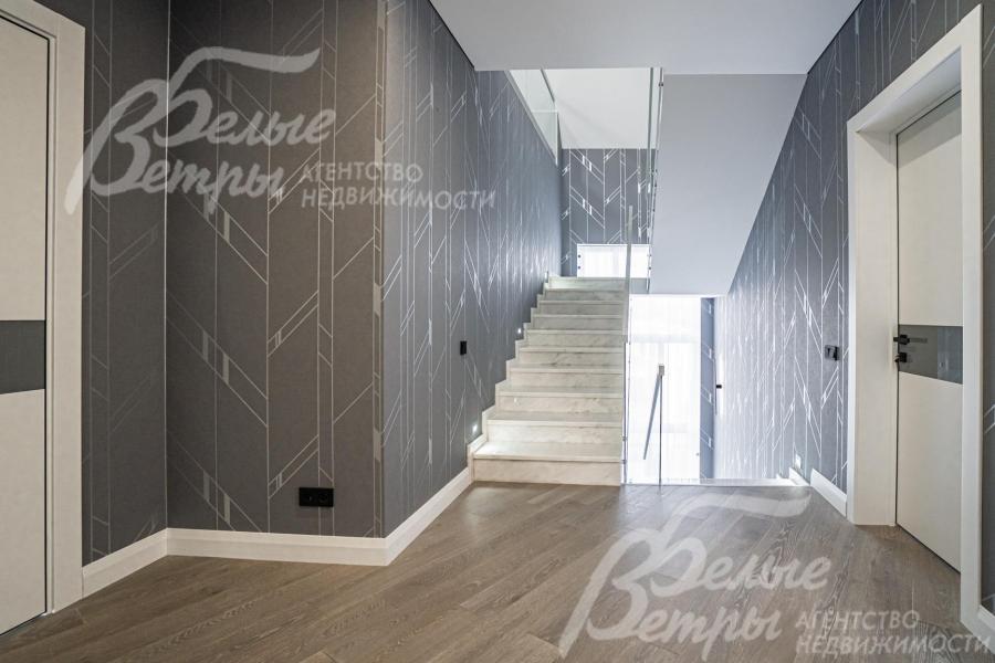 Холл второго этажа