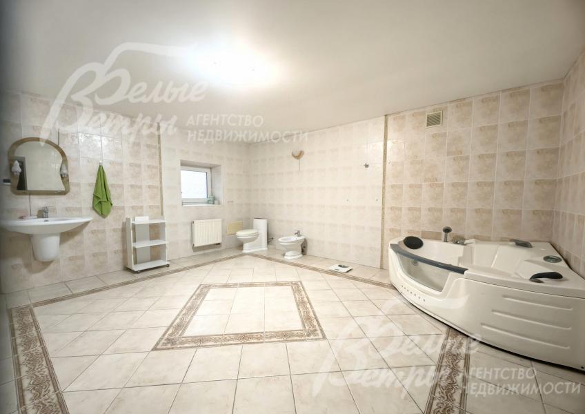 Санузел с ванной на втором этаже.